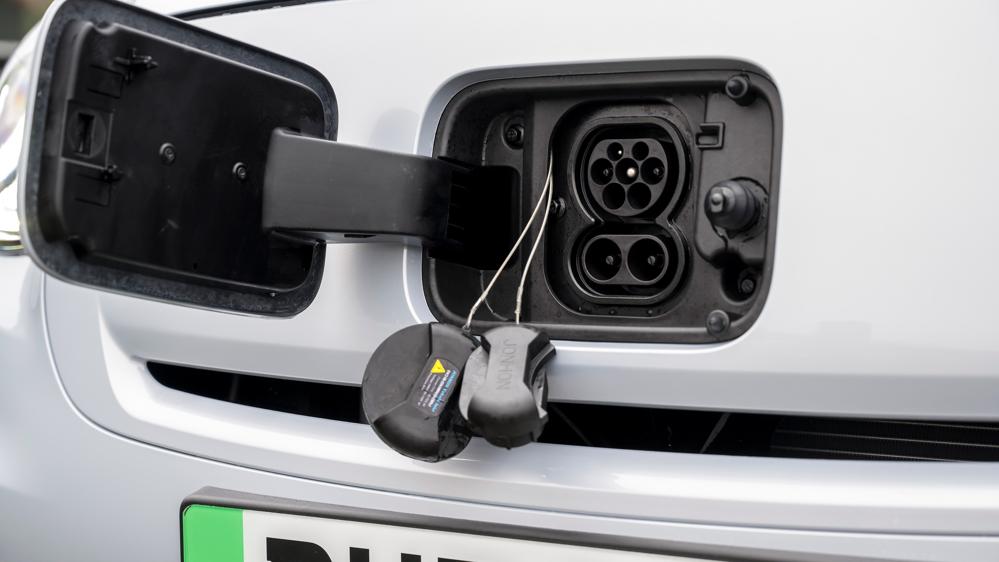 Leapmotor T03 charging flap open