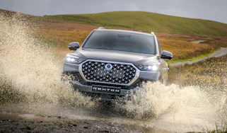 KGM Rexton water splash