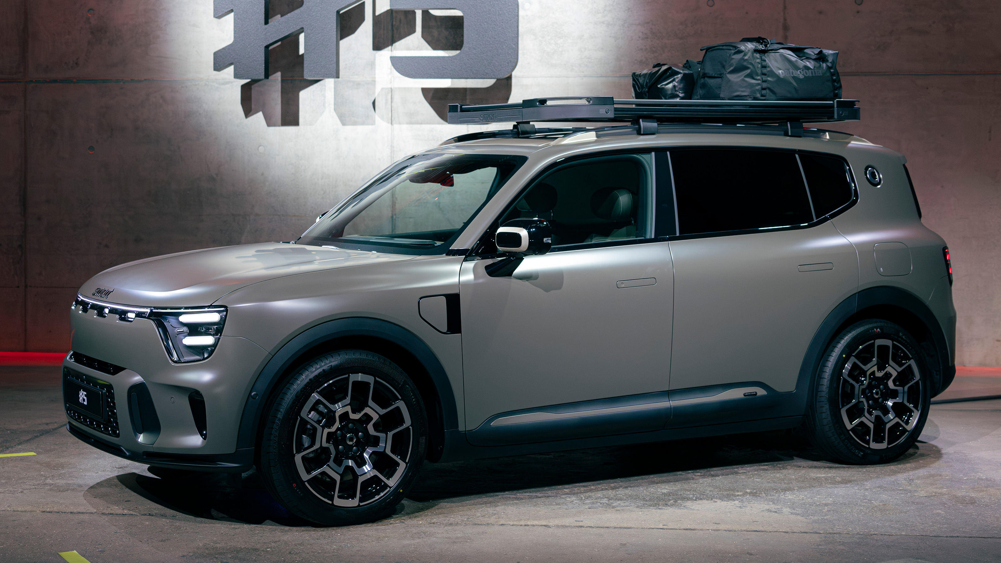 Smart 5 Summit Edition side