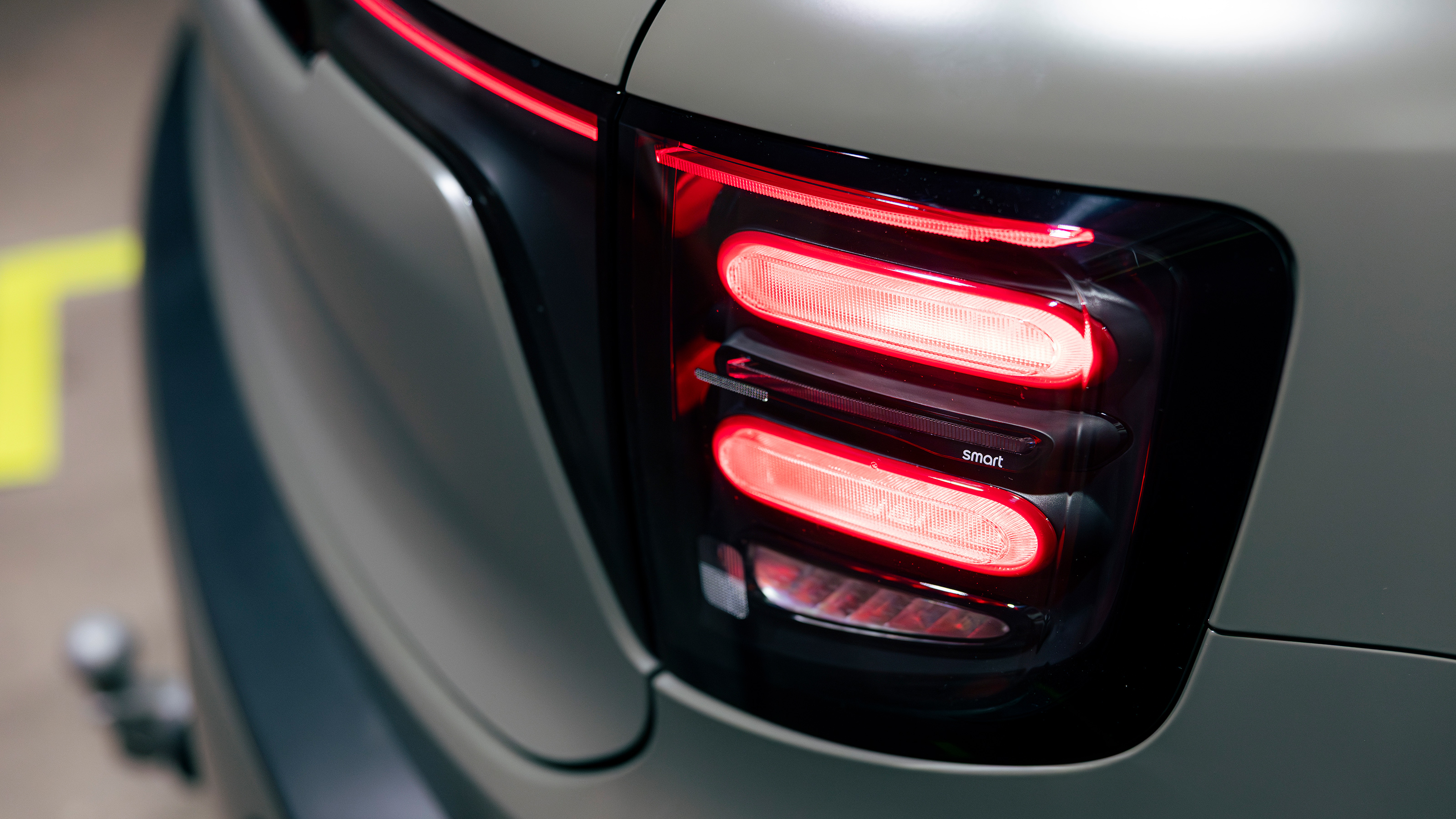 Smart 5 Summit Edition tail-light