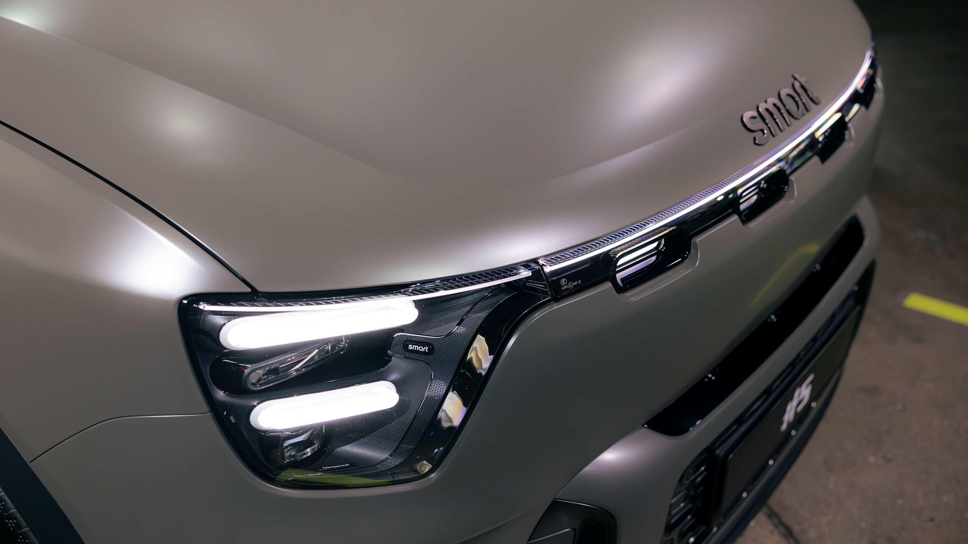 Smart 5 Summit Edition headlight