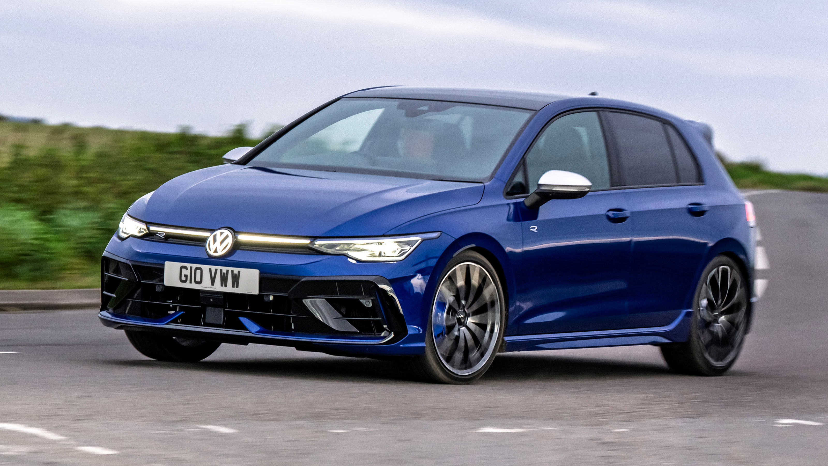 Volkswagen Golf R UK front 3/4 tracking