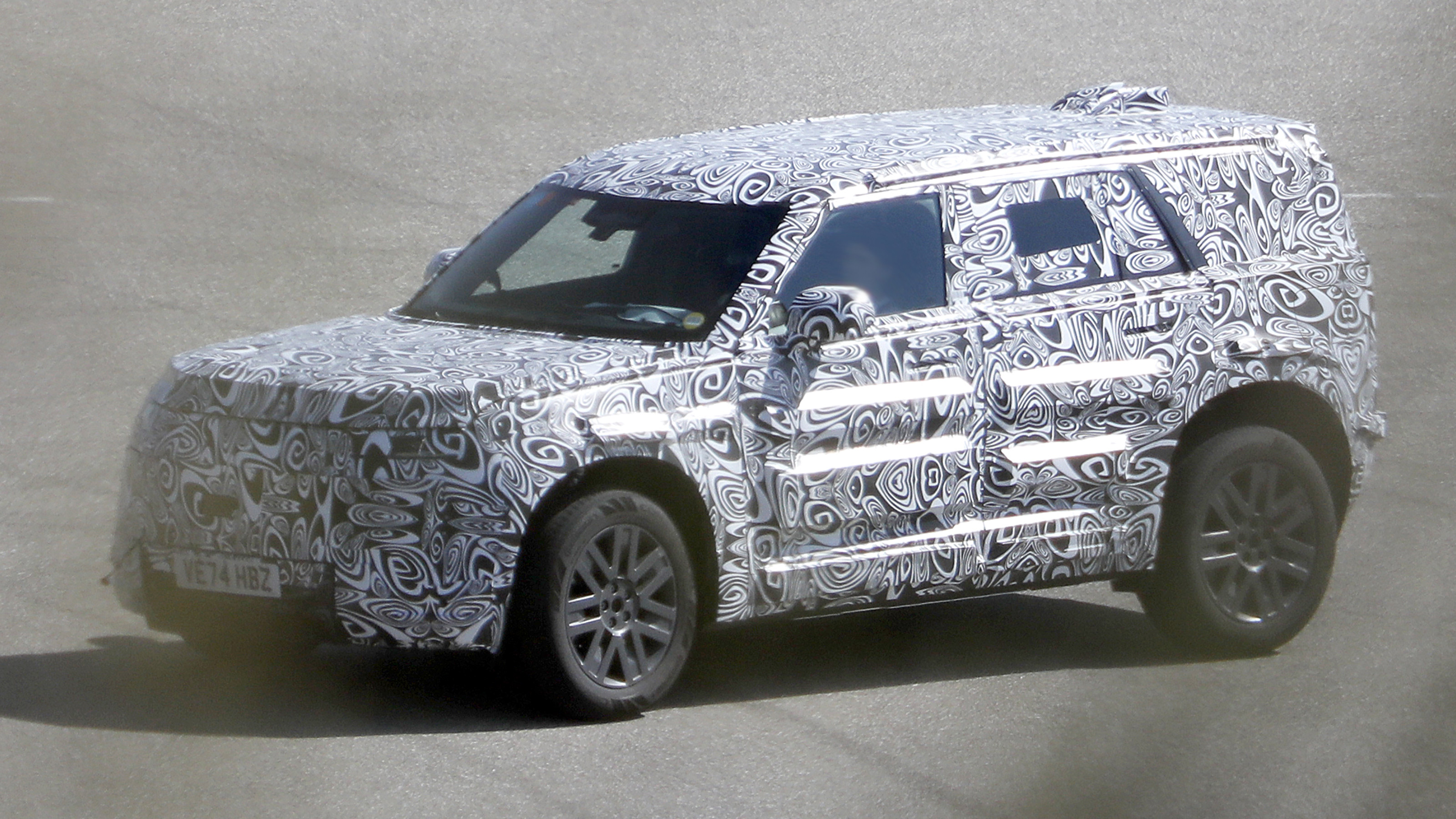 Land Rover Defender Sport side spy shot
