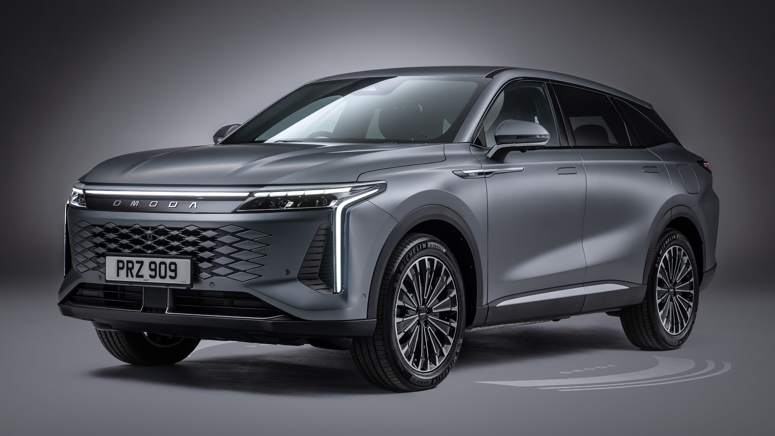 Omoda 9 front quarter