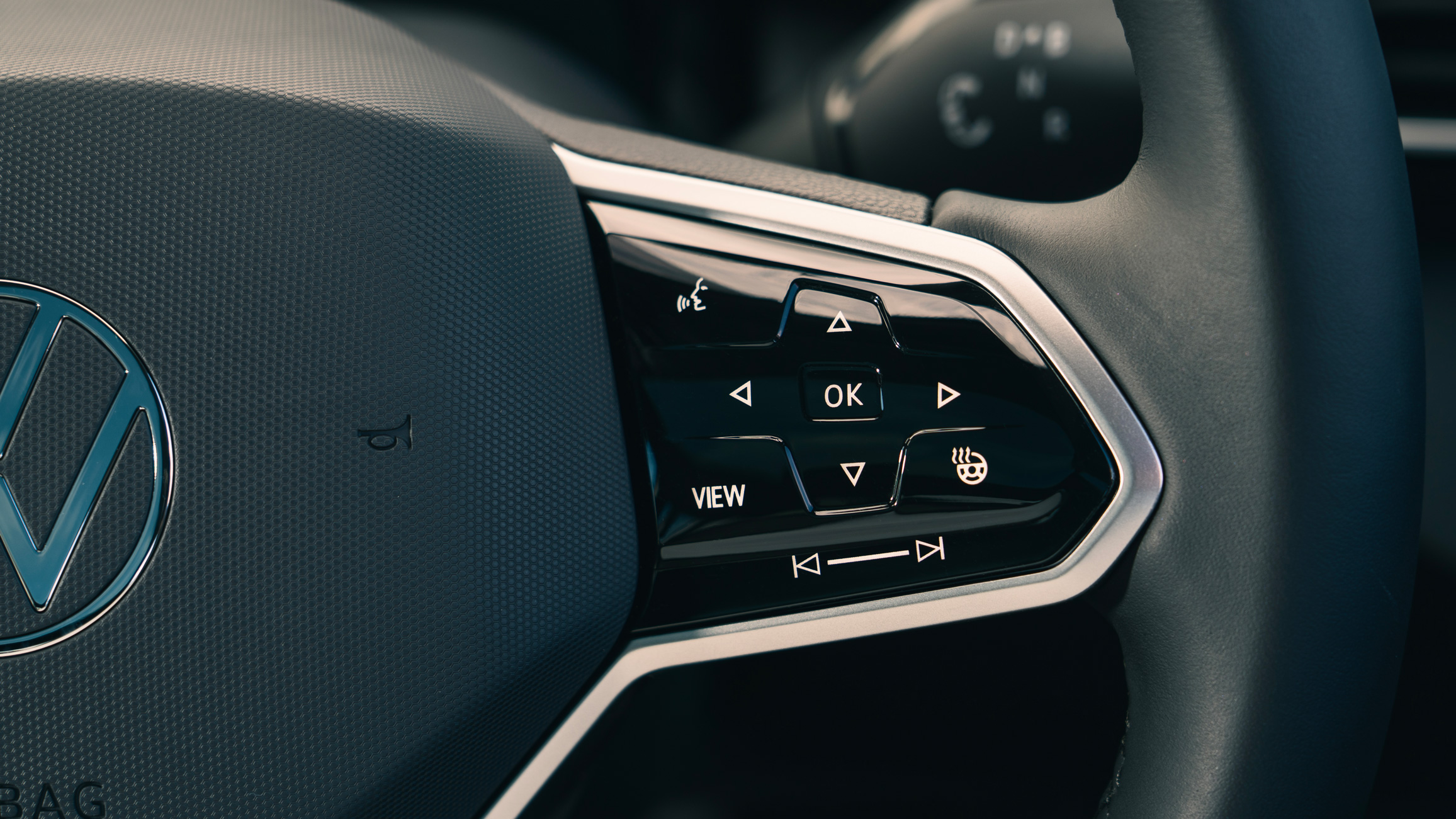 Volkswagen ID.5 steering wheel buttons