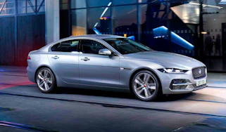 2020 Jaguar XE facelift driving