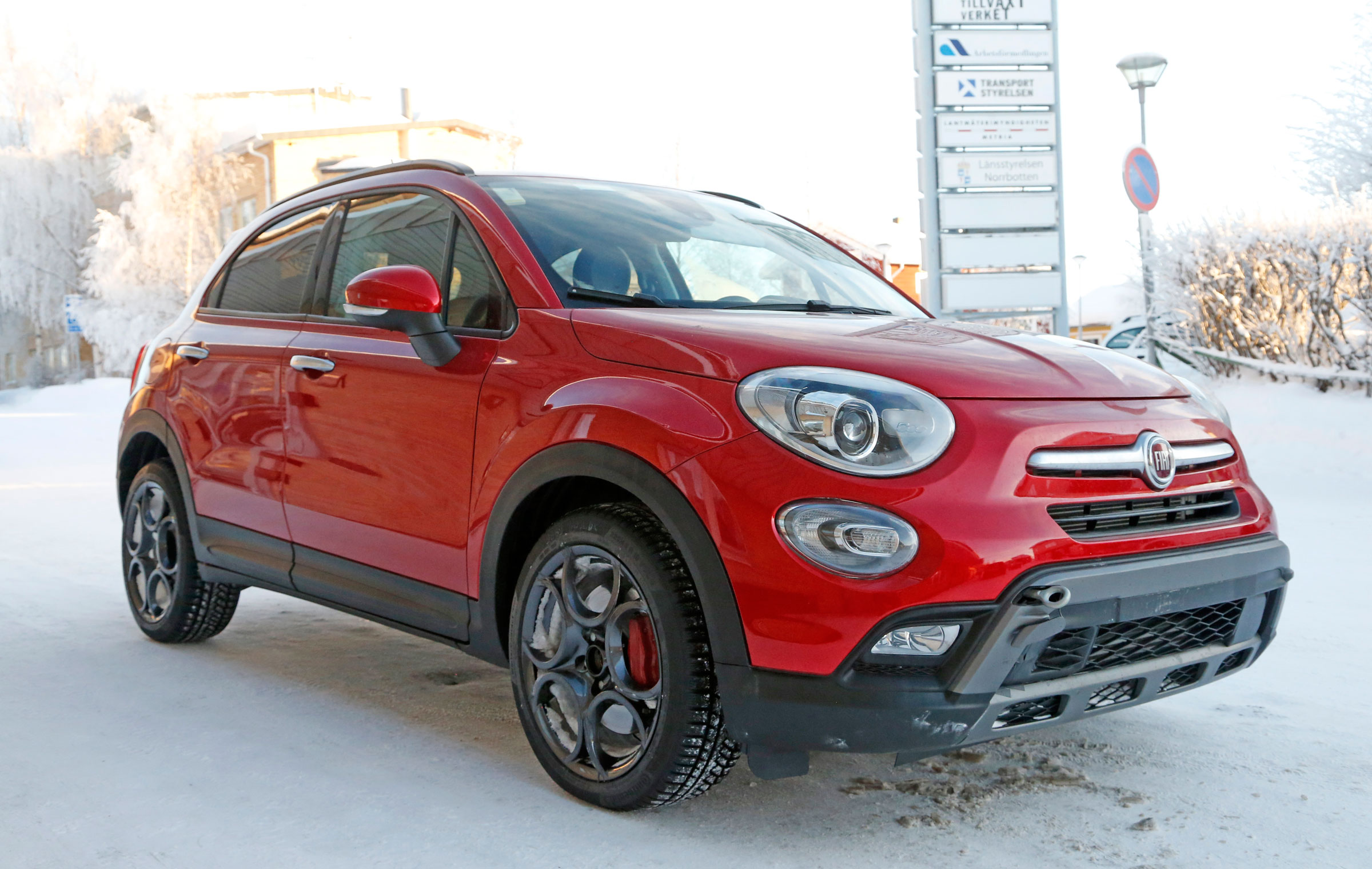 The hot Abarth 500X will inject a bit of fizz into the 500X mini-suv lineup