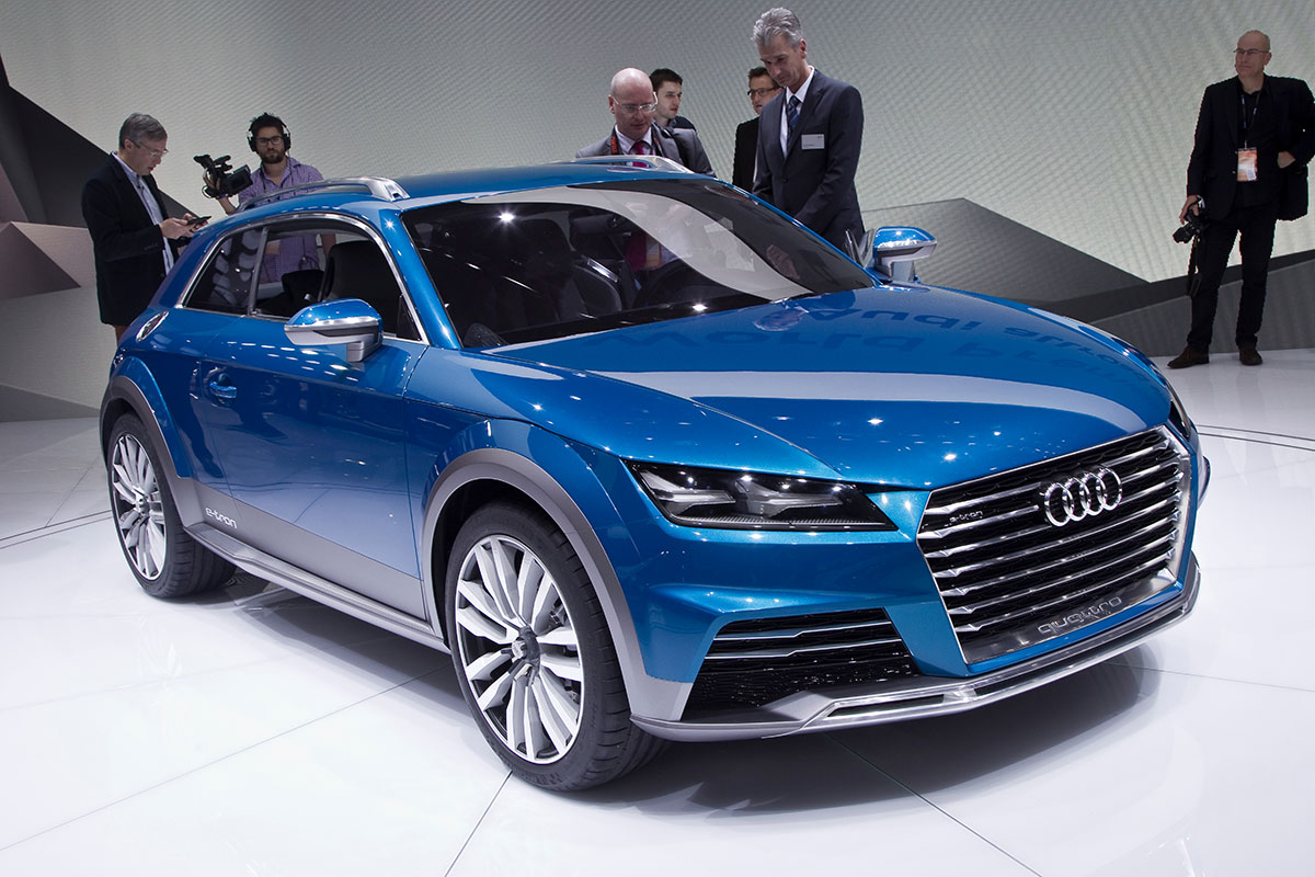 Audi Allroad Shooting Brake concept 2014 front quarter static