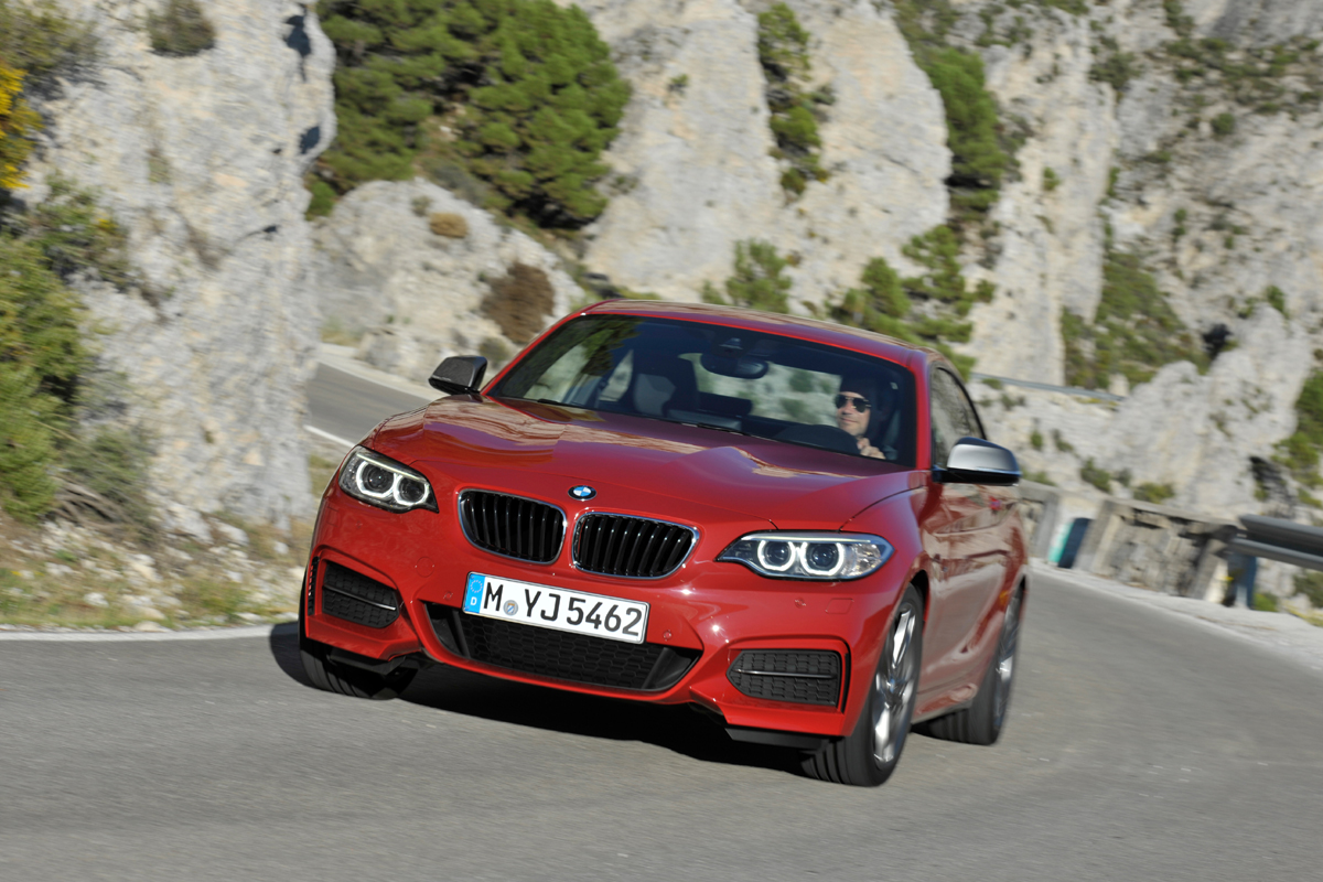 BMW 2 Series 2014 front quarter tracking