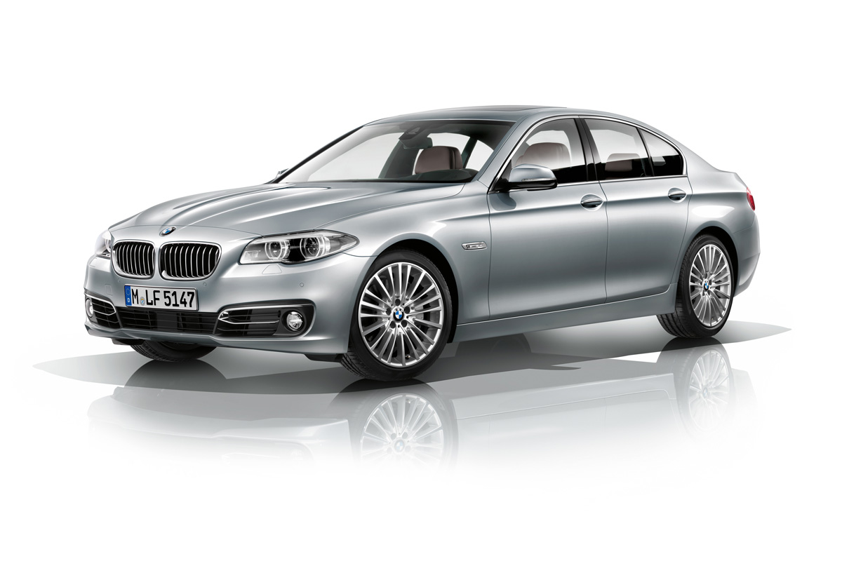 BMW 5 Series 2013 saloon front quarter