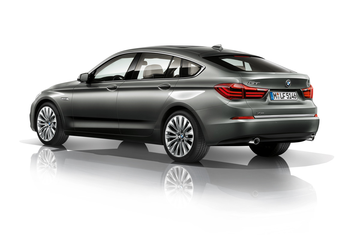 BMW 5 Series 2013 GT rear quarter