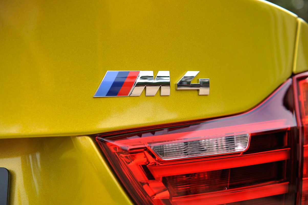 BMW M4 coupe 2014 badge