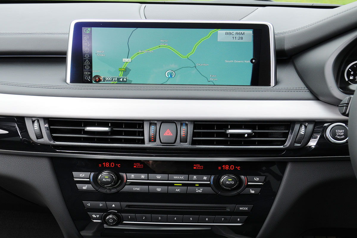 The SE trim comes with a 20GB hard drive for storing music, along with Bluetooth and DAB radio