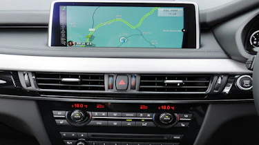The SE trim comes with a 20GB hard drive for storing music, along with Bluetooth and DAB radio