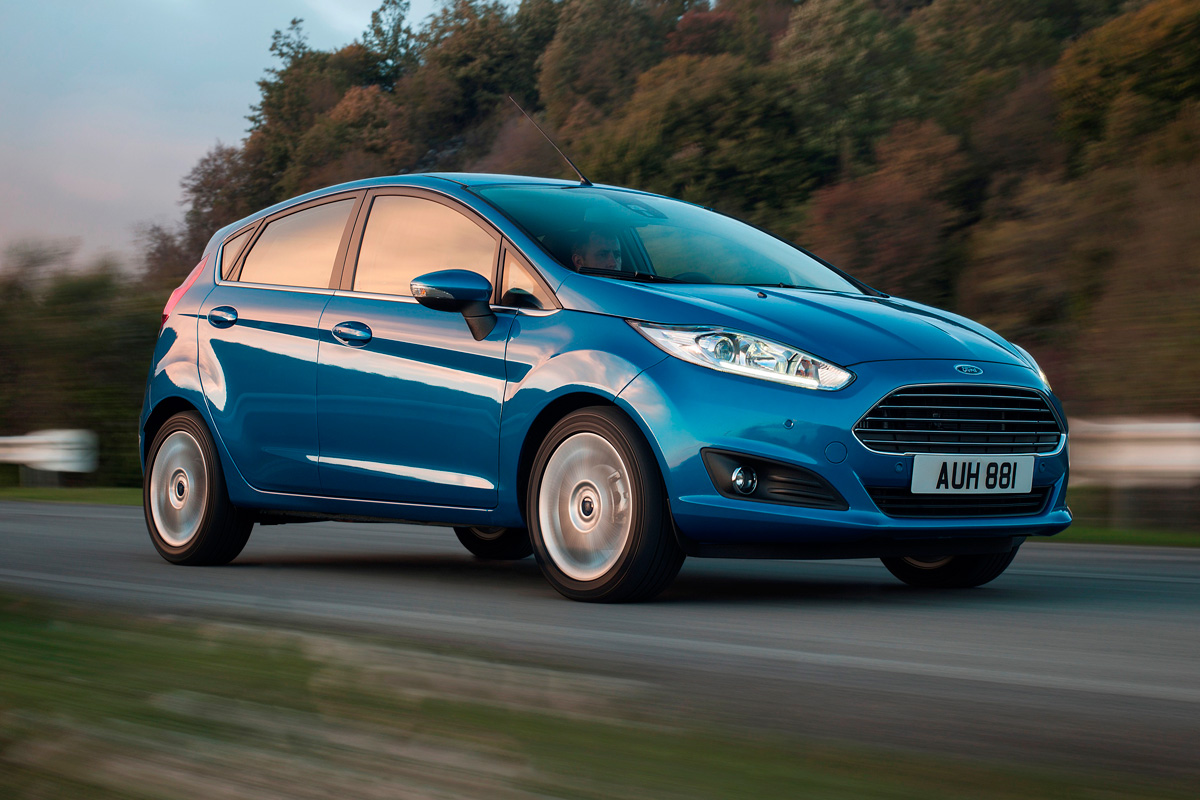 Ford Fiesta EcoBoost supermini 2013 front quarter tracking