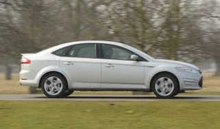Ford Mondeo 2013 side