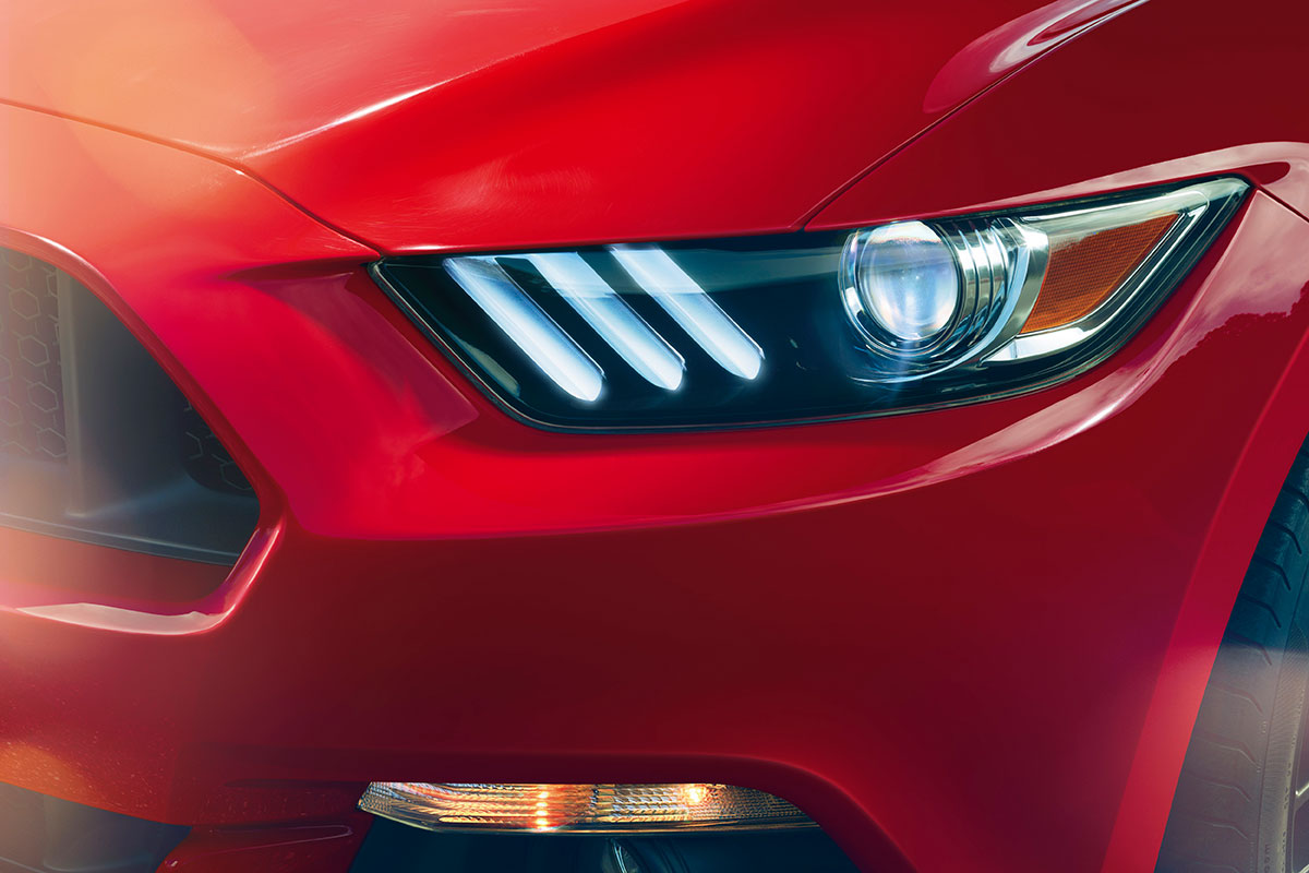 Ford Mustang coupe 2014 headlight detail
