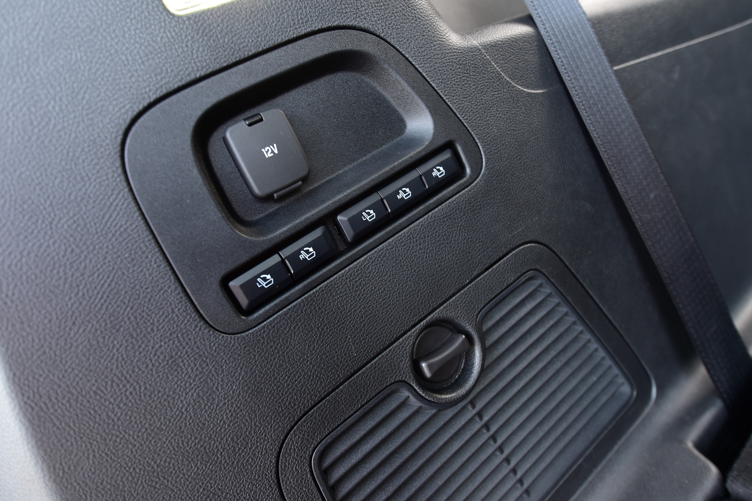 Buttons in the boot of the car allow you fold down the seats remotely.