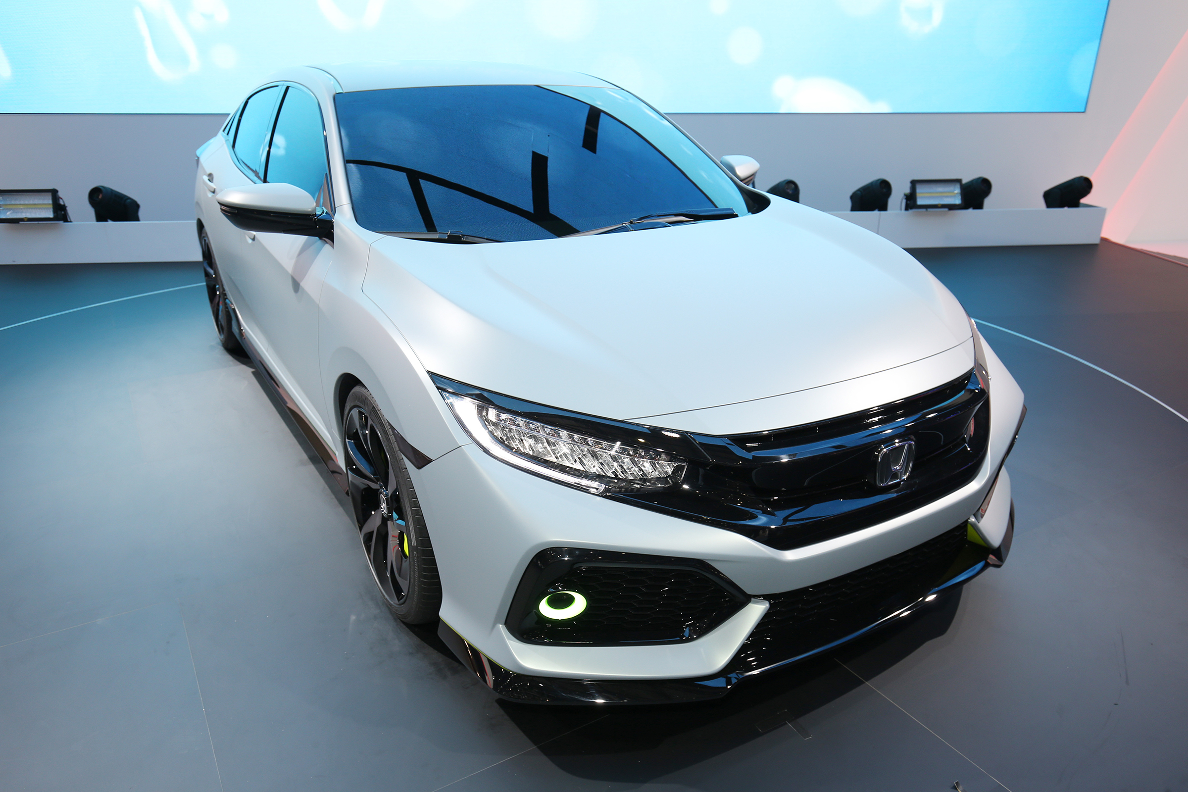 The new Honda Civic made its public debut at the 2016 Paris Motor Show