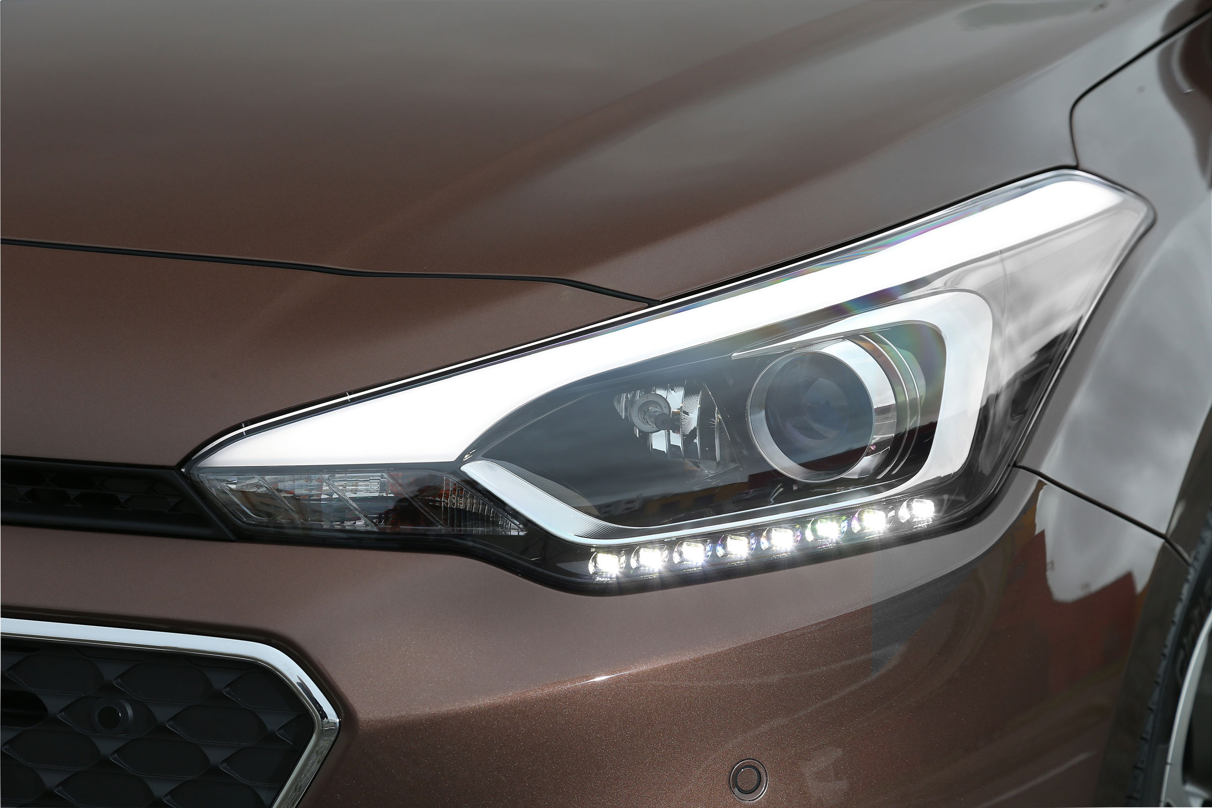 The Hyundai i20 comes with daytime running lights as standard with the S trim