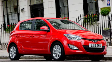 Hyundai i20 five-door 2013 front quarter