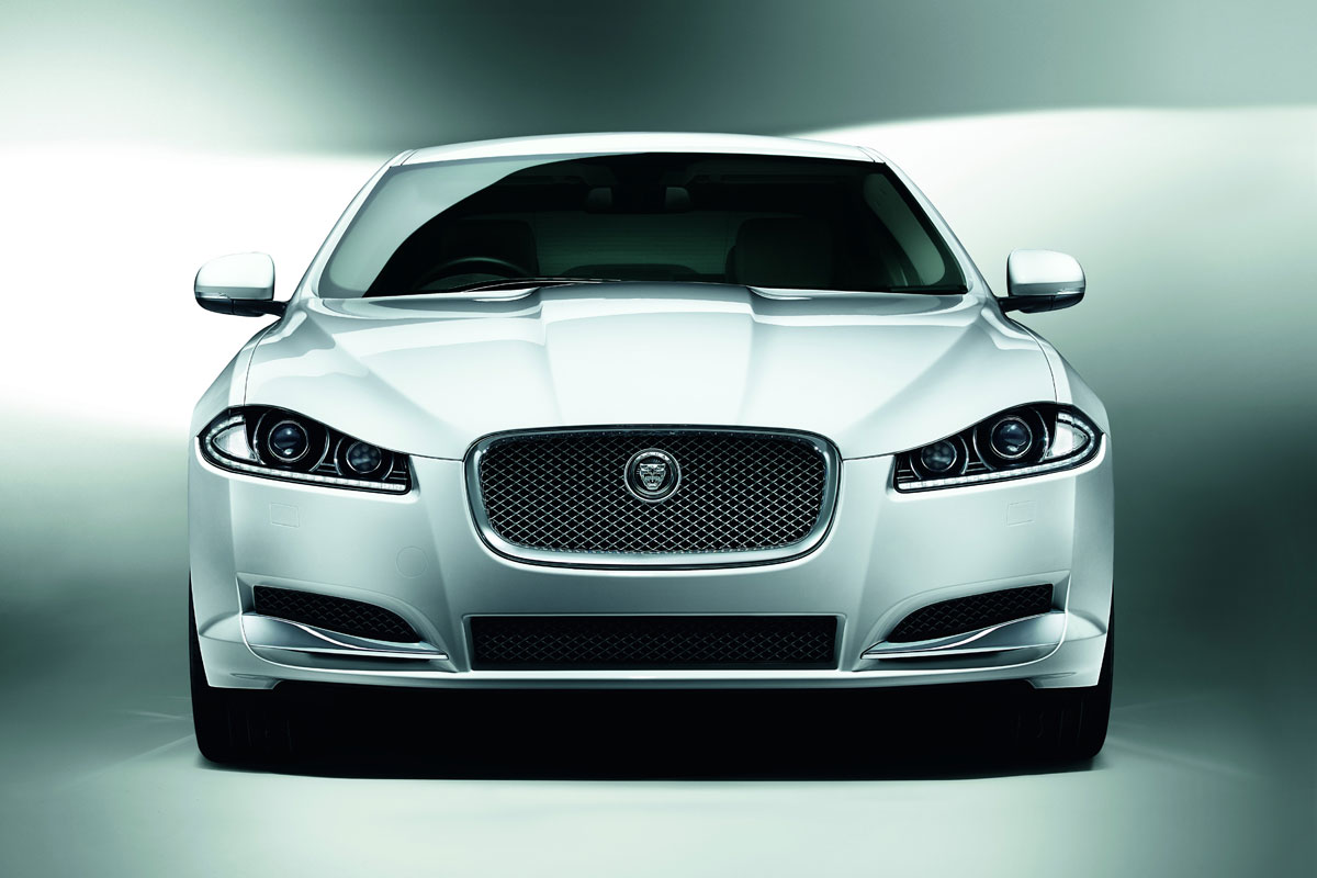 Jaguar XF saloon 2013 front static