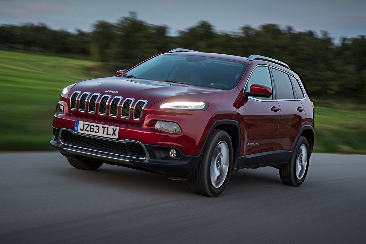 Jeep Cherokee front quarter tracking