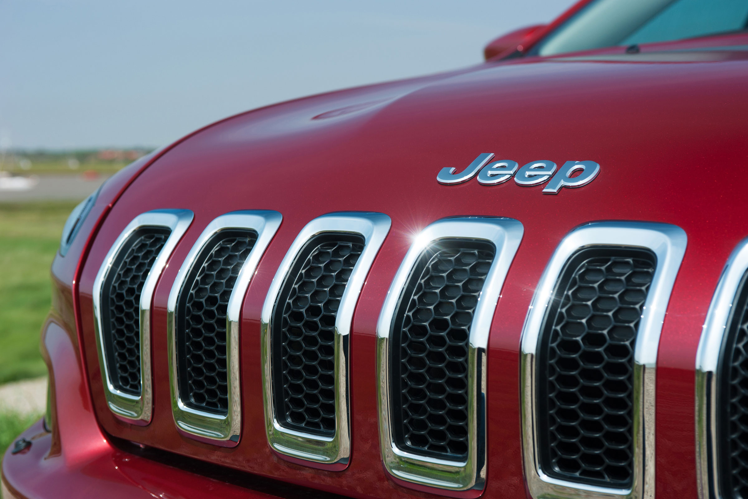 Buyers have the choice of three diesel options, either 138bhp, 182bhp or 197bhp.