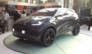Kia Niro concept front quarter static IAA