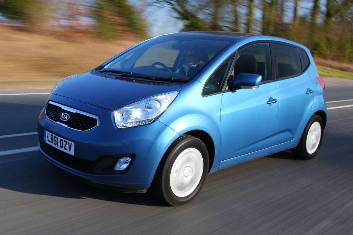 Kia Venga 2012 front quarter on road
