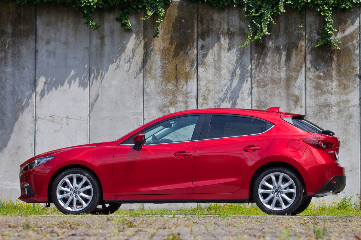 Mazda3 2013 side profile