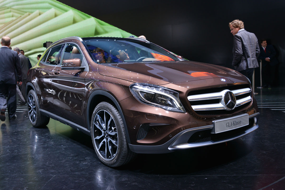 Mercedes GLA SUV 2014 front quarter static