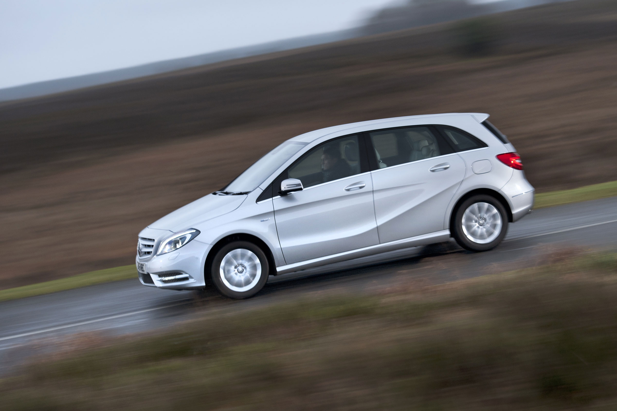 The B200d and B220d use a larger 2.1-litre diesel with 134 or 175bhp for improved performance