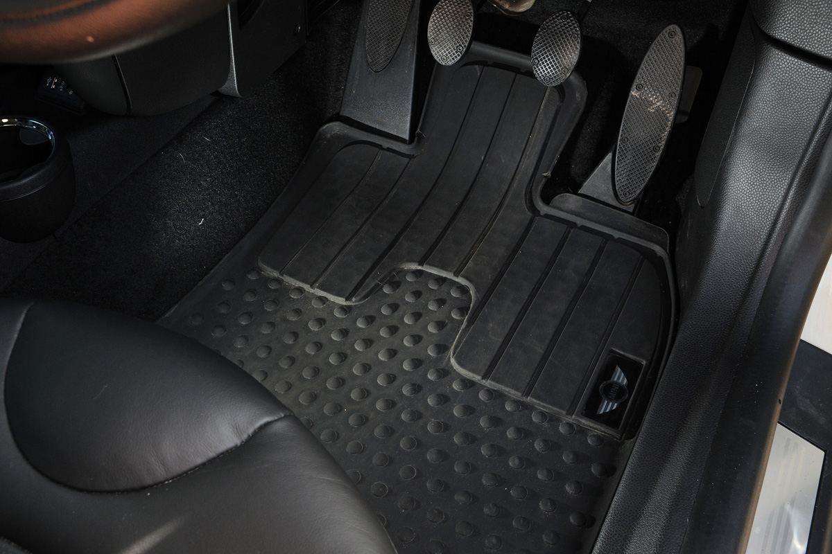 MINI Clubvan estate 2013 floor mat detail