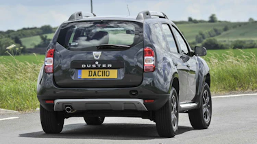Front-wheel drive petrol Dusters have a five-speed manual gearbox as standard, while other models are six-speed