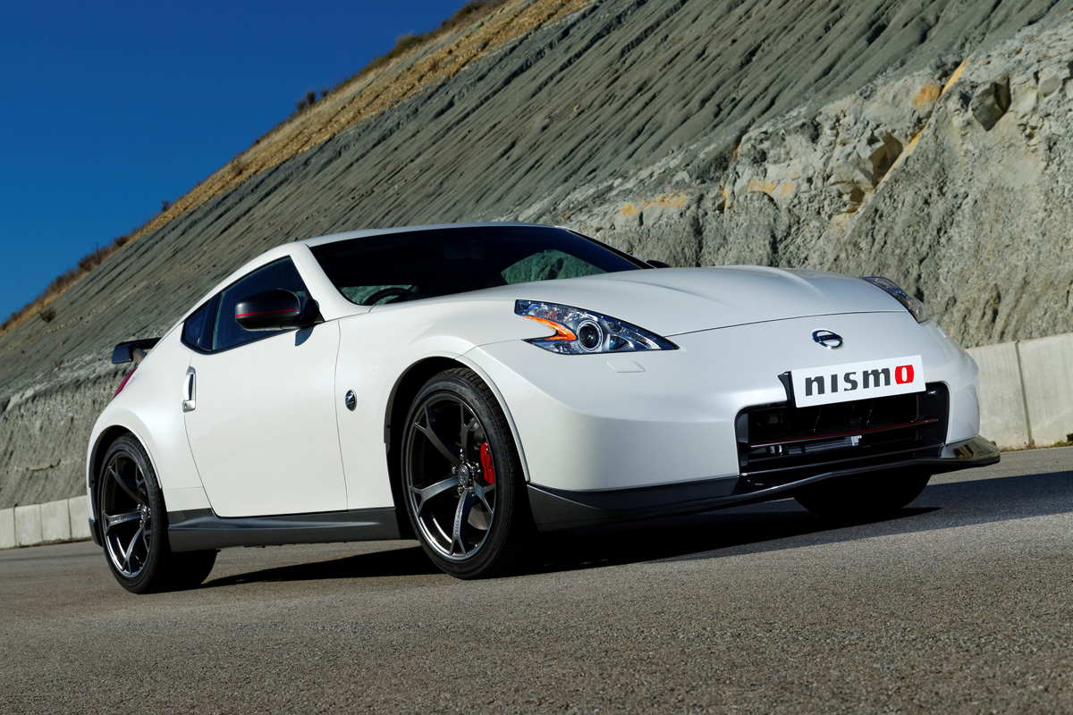 Nissan 370Z Nismo 2013 front quarter