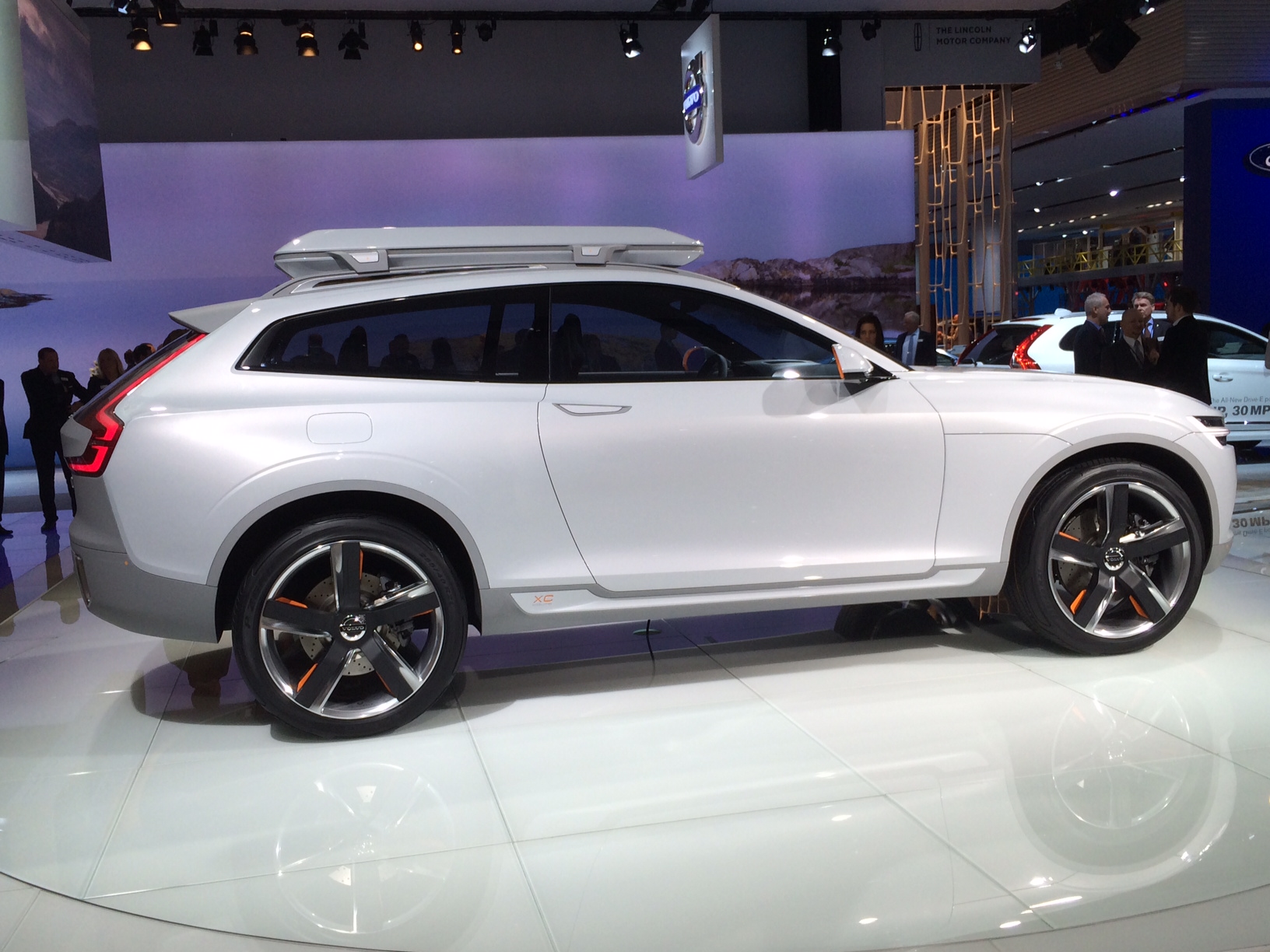 Volvo Concept XC Coupe side profile static