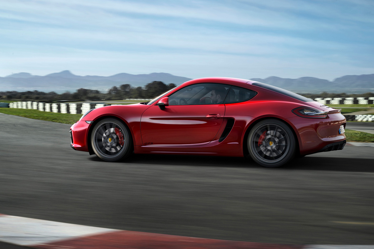 Porsche Cayman GTS tracking