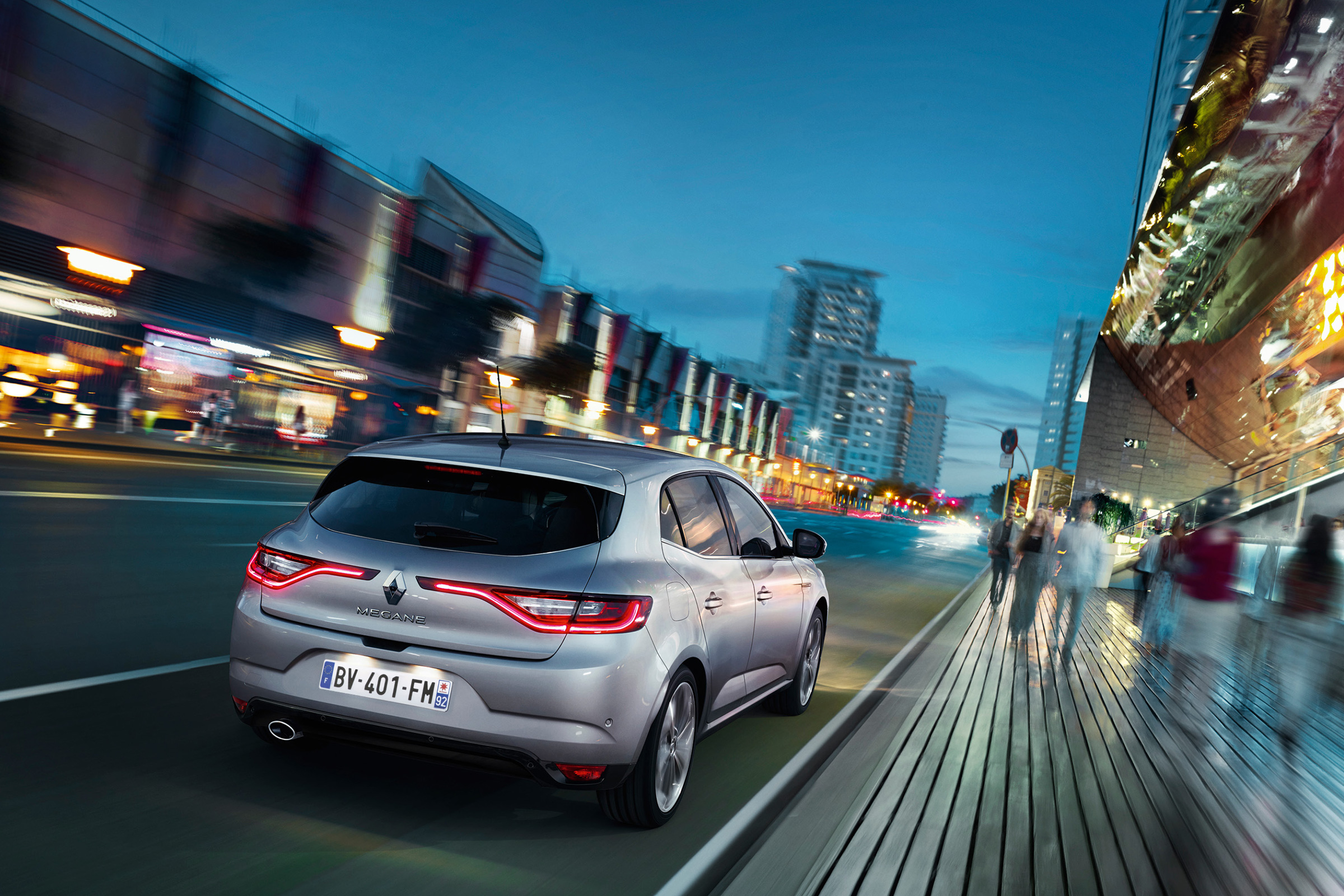 Renault says designing the LED clusters to span almost the whole of the rear of the car increases the perception of width.