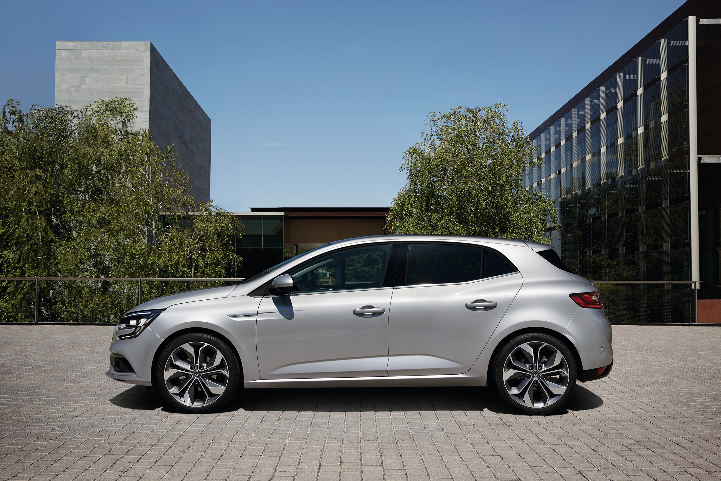 All Meganes have LED daytime running lights, DAB radio, tinted windows and USB connectivity.
