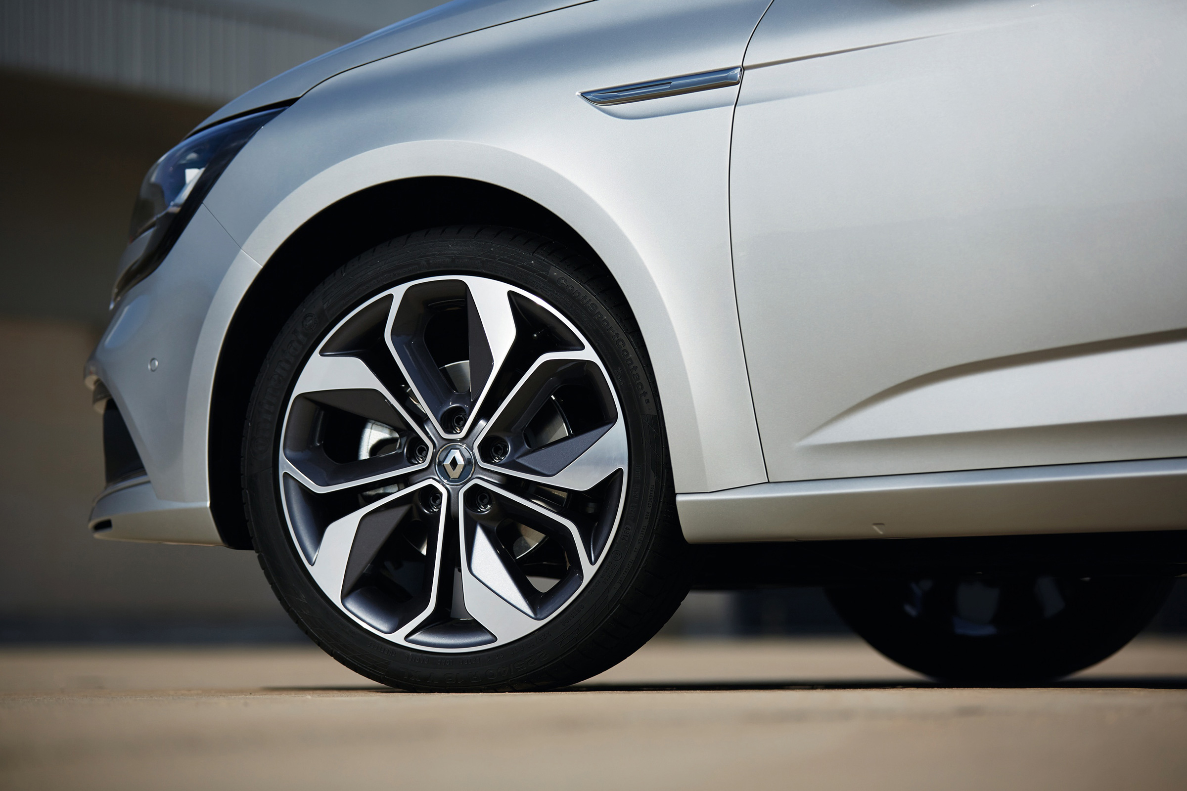 The higher spec trim levels bring buyers a choice of 17 or 18-inch alloy wheels.