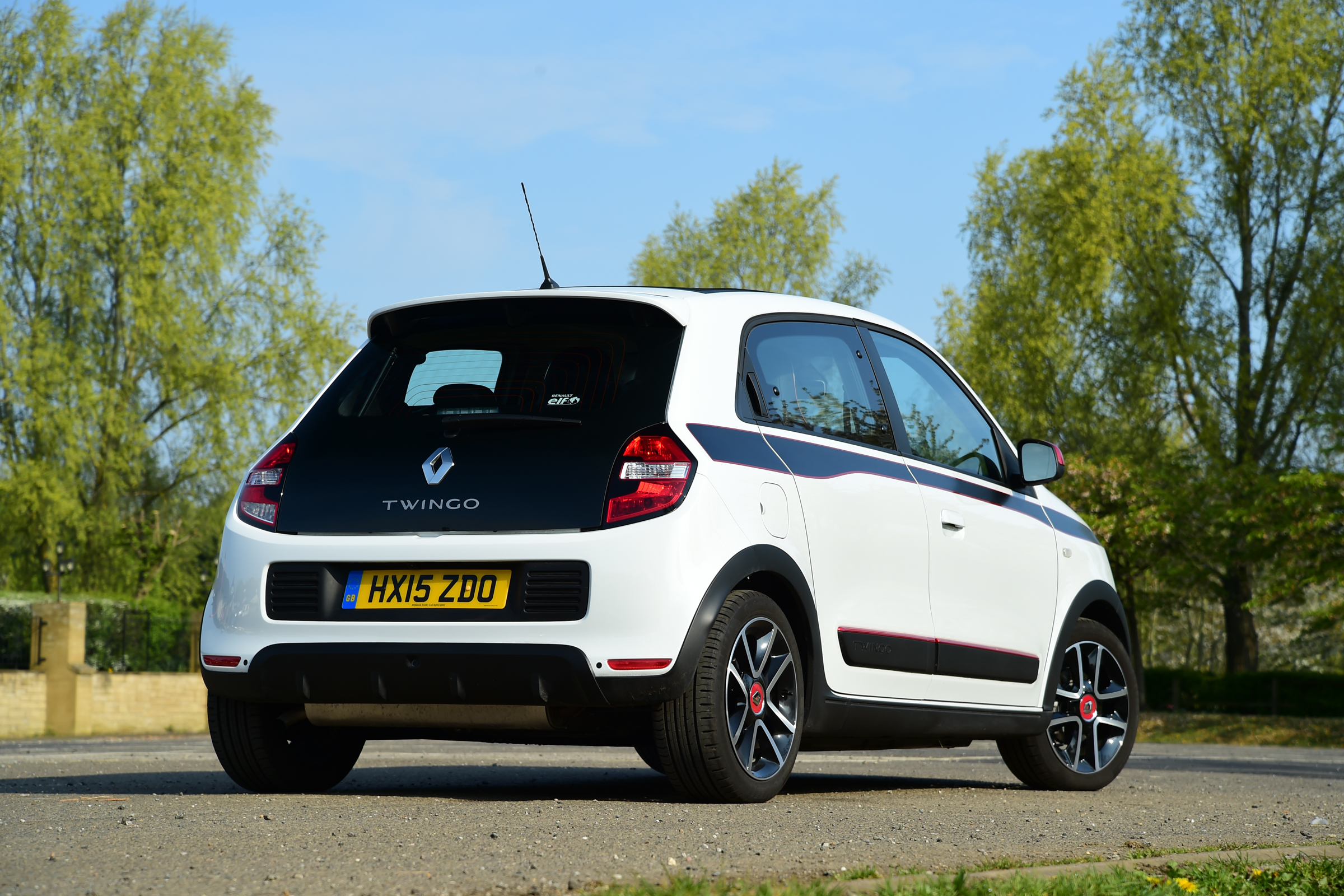Like the Smart Fortwo, it's engine is in the back, making it an intriguing alternative to the Skoda Citigo