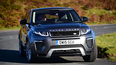 Range Rover Evoque Mk1 driving