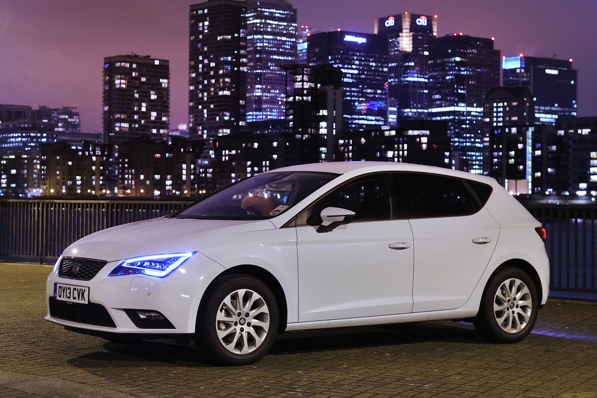 SEAT Leon 2013 front quarter static