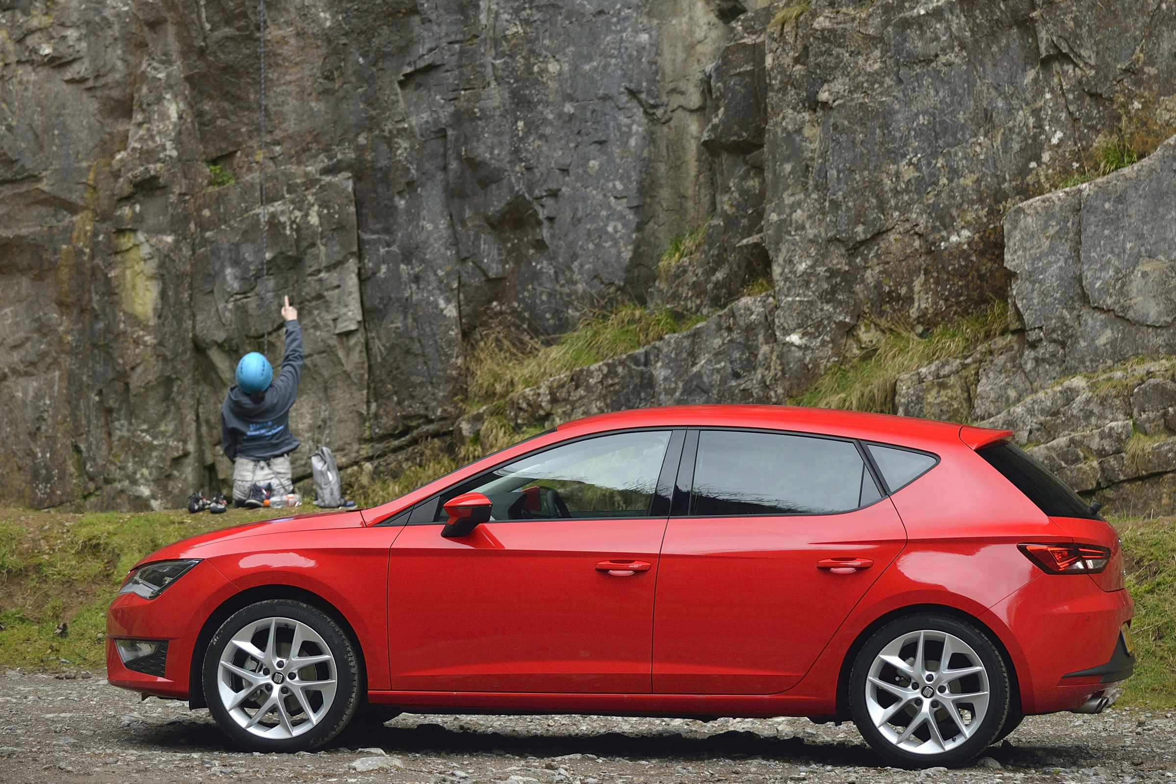 Side view of red SEAT Leon