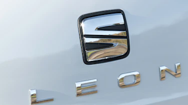 SEAT Leon badge