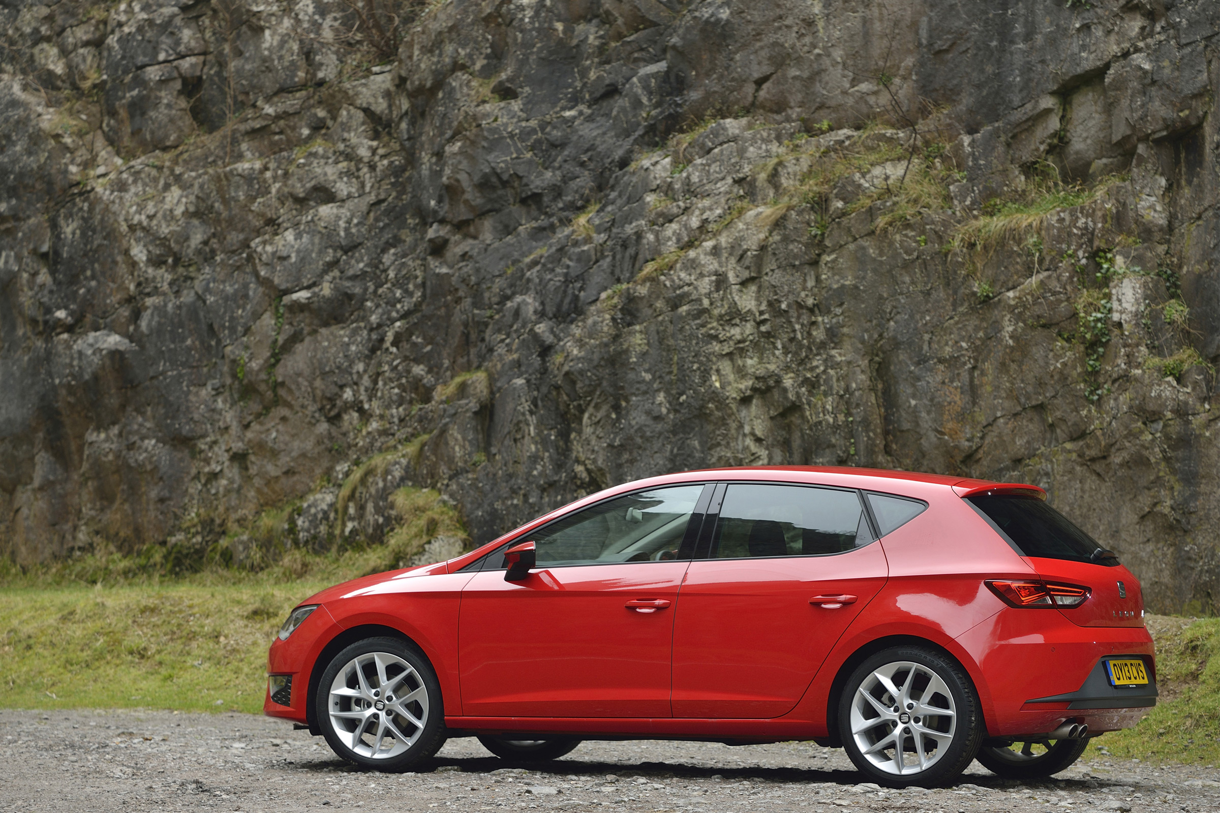 Rear/side view of SEAT Leon 