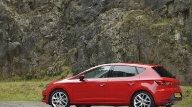 Rear/side view of SEAT Leon