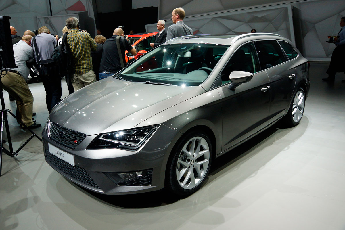 SEAT Leon ST front quarter static