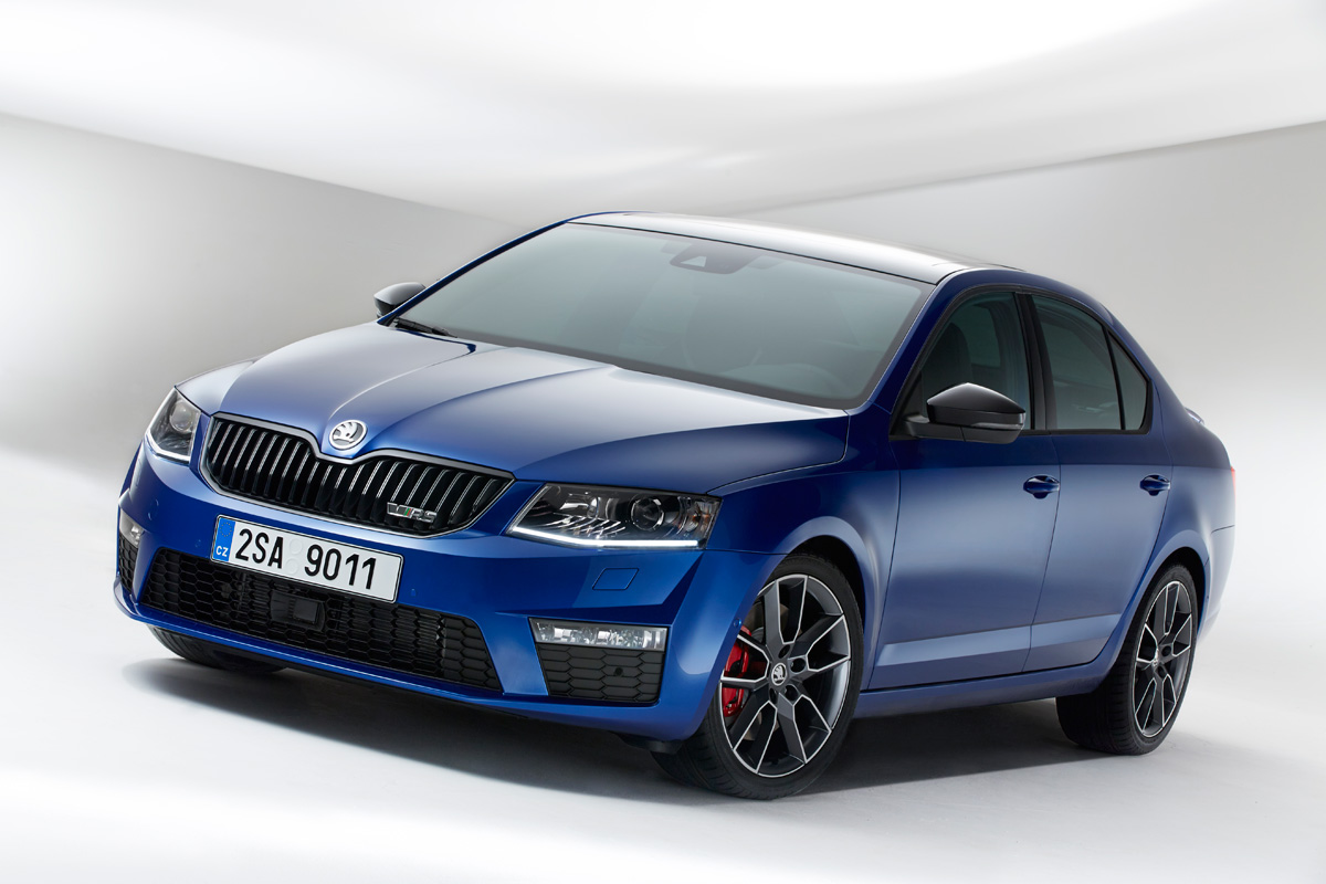 Skoda Octavia vRS 2013 hatchback front quarter static